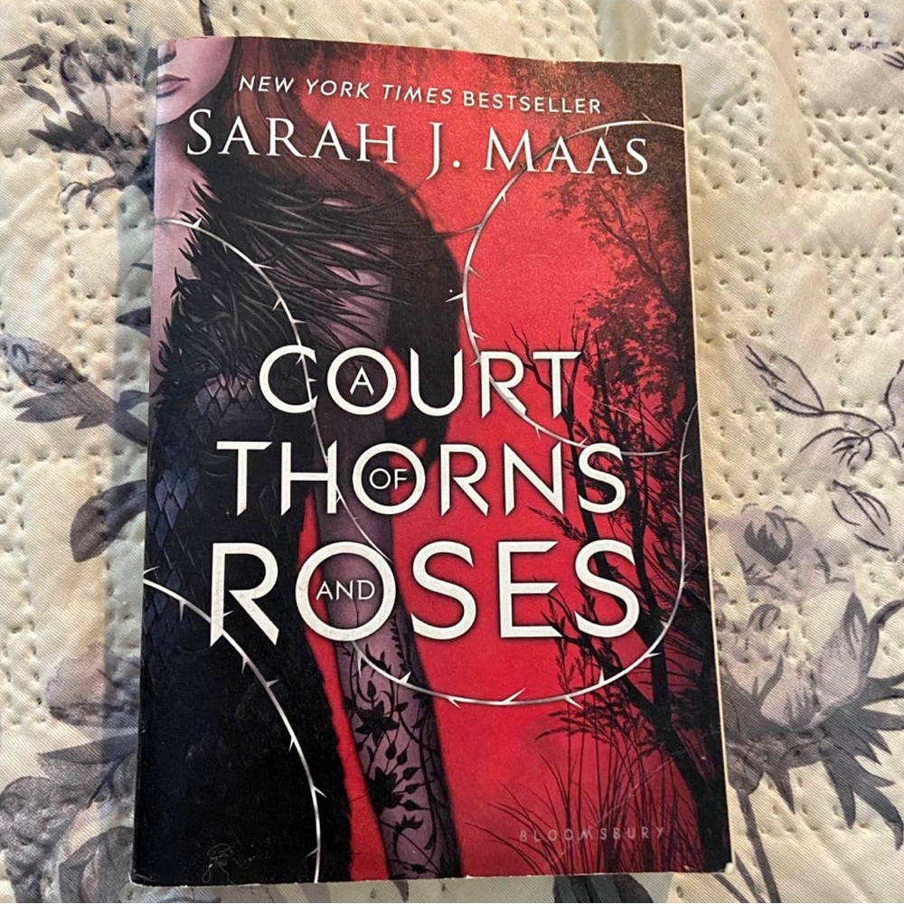 A Court of Thrones and Roses